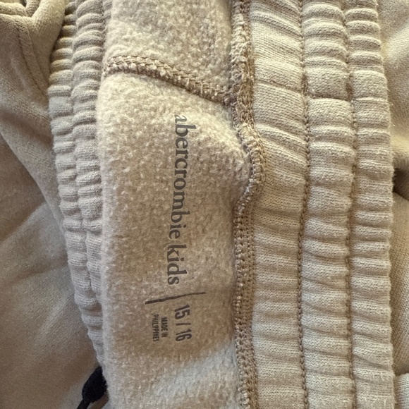 A&F boys sweatpants - Picture 3 of 3